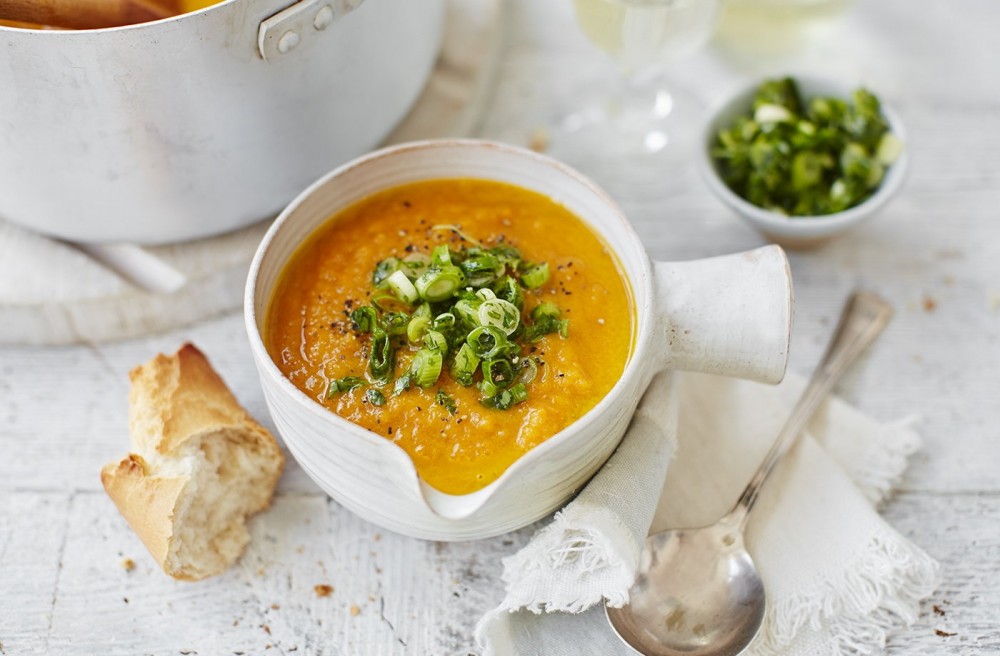 Carrot, ginger and turmeric soup recipe